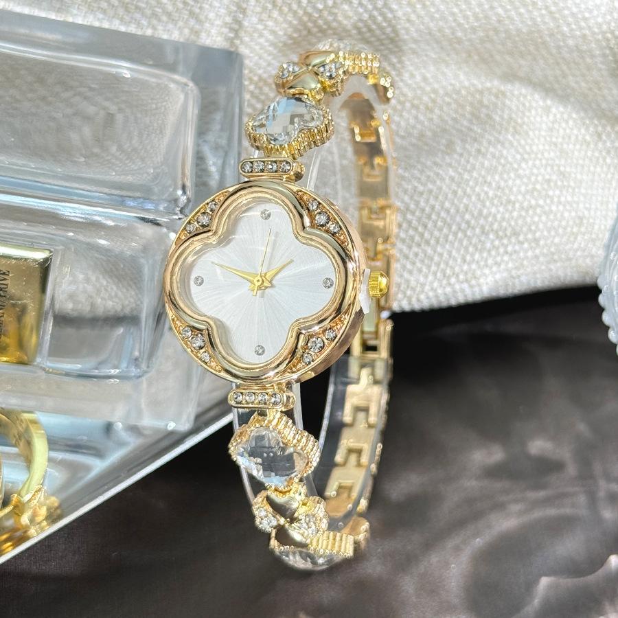 

Часы-браслет с цветком клевера, Юго-Восточная Азия, темпераментные, изящные, нишевые, винтажные, кварцевые, женские белый