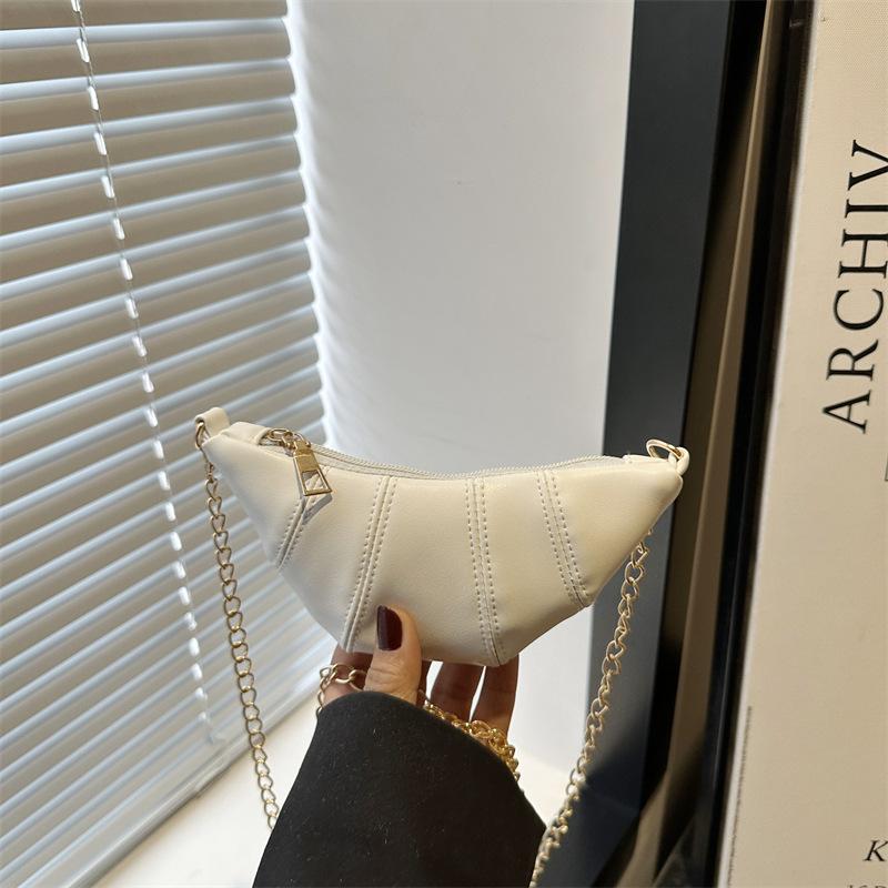 

2025 new simple croissant bag Korean version personalized ins foreign style messenger bag fashionable, beautiful and simple but does not have