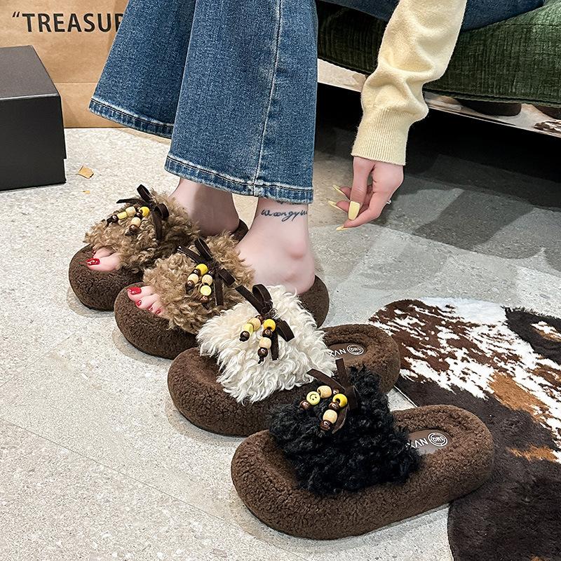Thick-bottomed outer wear fluffy slippers women's 2025 autumn and winter new fashion small muffin roll plush cotton mop