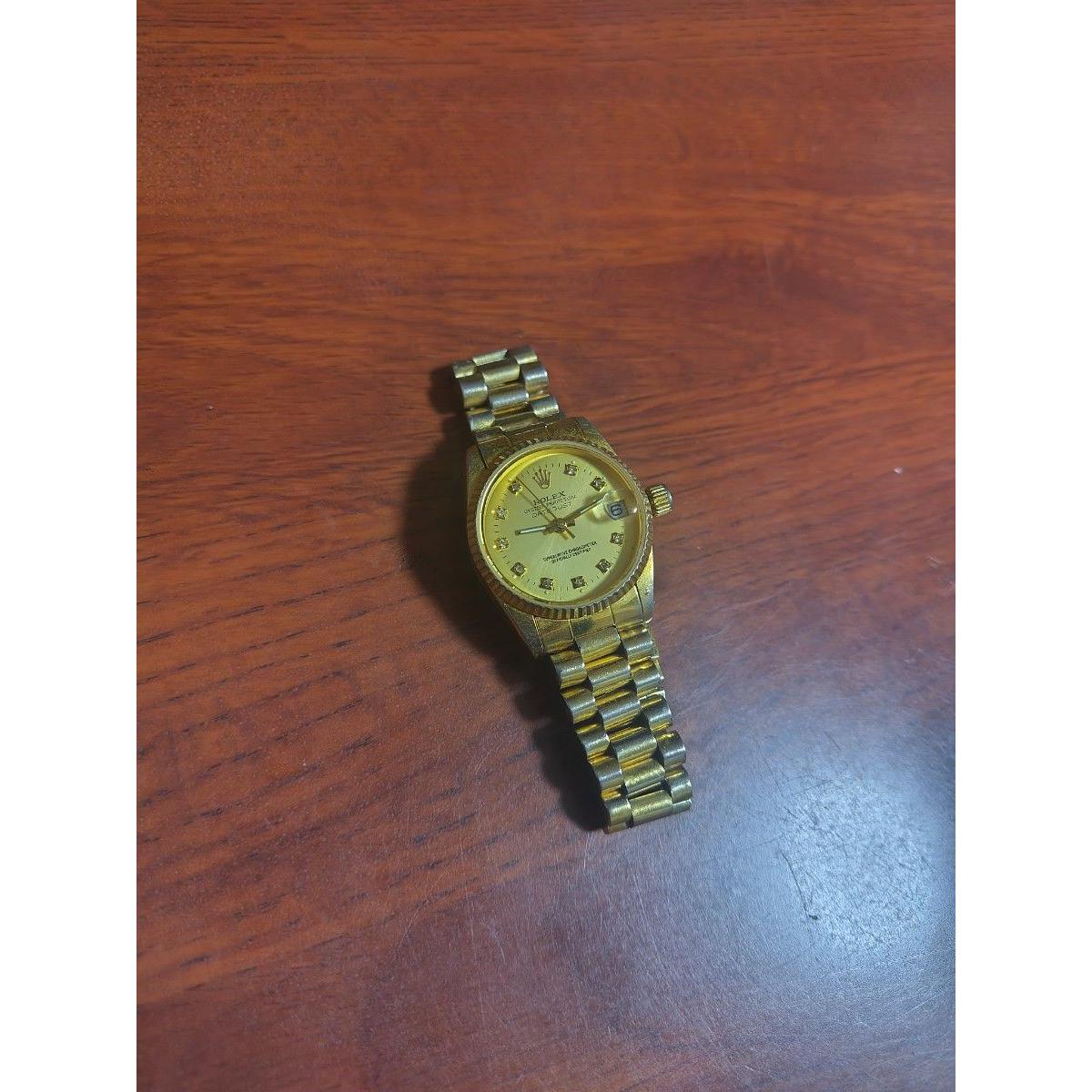 Used watch quartz