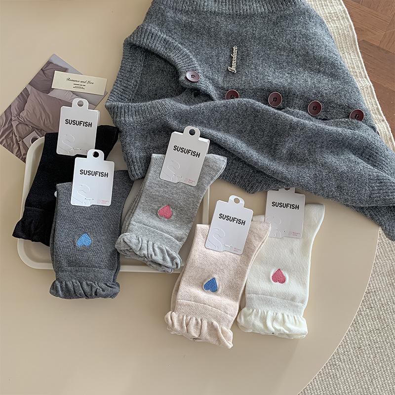 Female Spring and Autumn Sweet Embroidery Love Bubble Mouth Boneless In The Tube Pile Socks