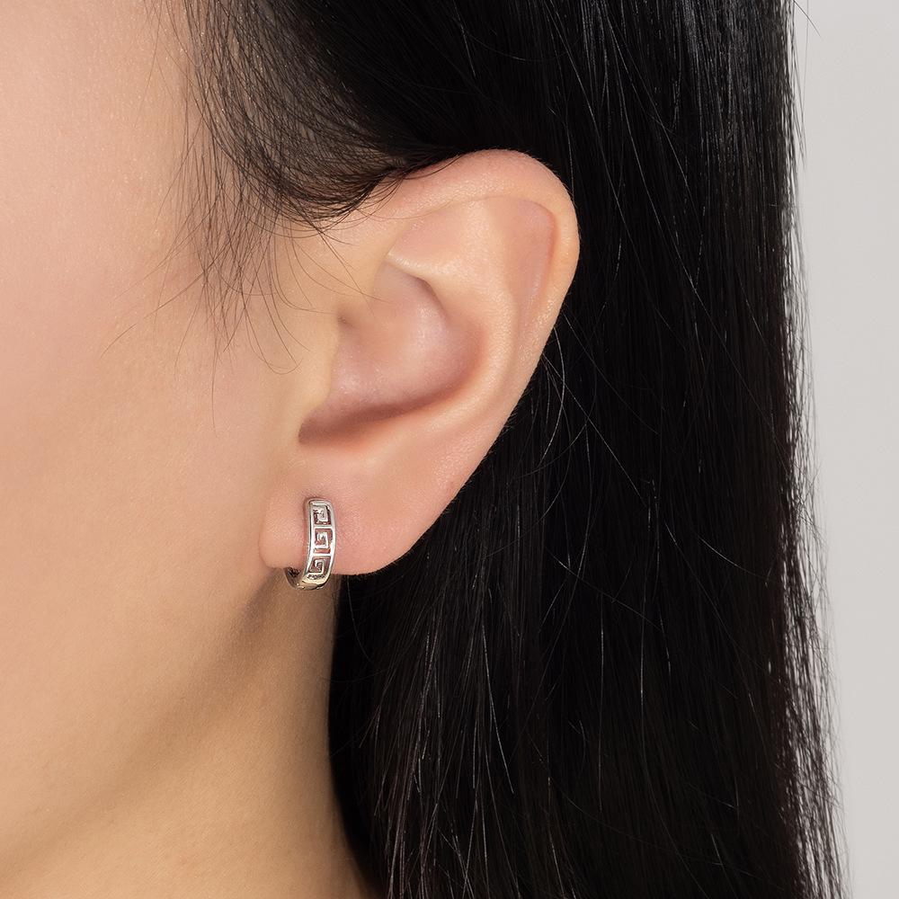 Elegant European Floral Pattern Geometric Earrings: Trendy Hollow Design