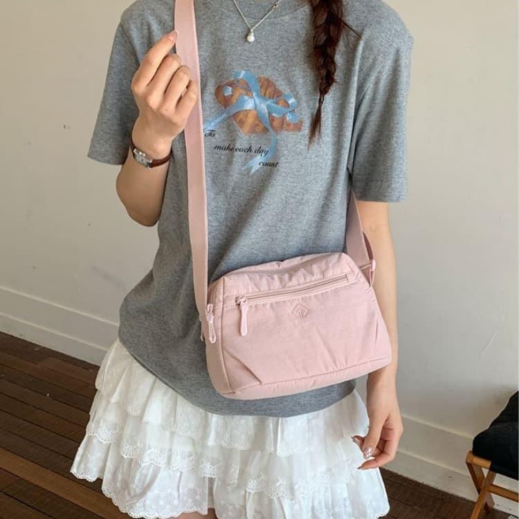 Simple Wind Nylon Cloth Large Capacity Shoulder Women's Bag