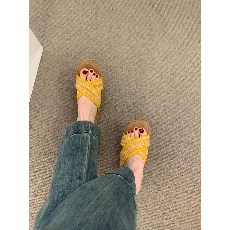 Flat-bottomed Retro Woven Open-toed Cool Slippers for Women's Summer Wear, New with Skirts, Cross-strapped Sandals