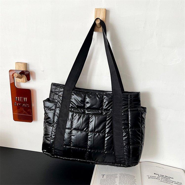 Winter Large Capacity Women Handbags Vento Marea Space Padded Women Shoulder Bags Black Designer Nylon Cotton Warm Tote Solid