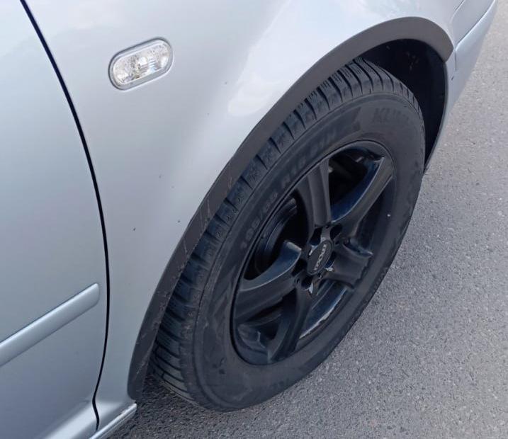 Bogenauskleidungen (4 Stück, schwarz) für VW Golf 4