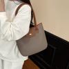 Casual tote bag women's new high-end fashion commuting shoulder bag versatile underarm bag