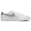 Nike Damen Blazer Low '77 Weiß Metallisches Silber DC4769-113