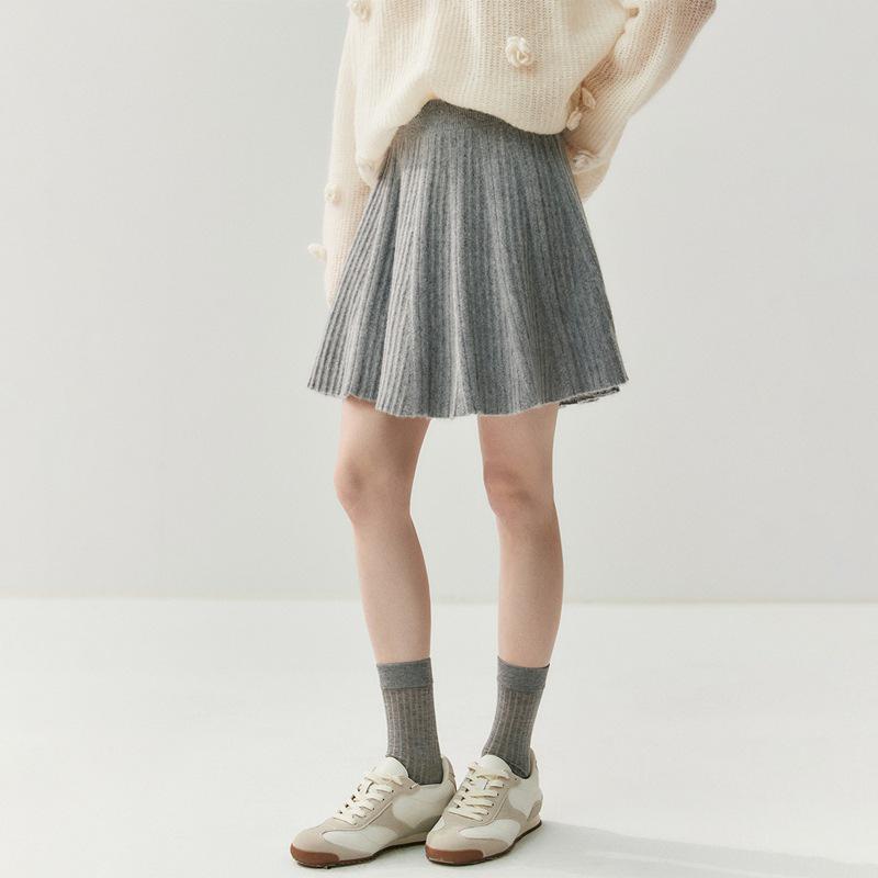 

Women s Cashmere A-Line Pleated Mini Skirt - Age-Defying, Skin-Friendly, Fall/Winter 2025 Collection Medium
