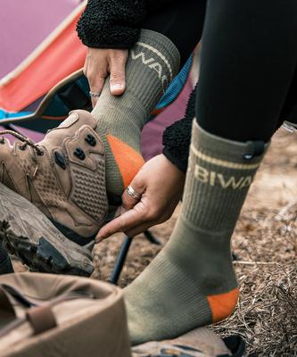 Piseoseu Bivouac Crew Socks Outdoor Hiking Socks [Khaki]