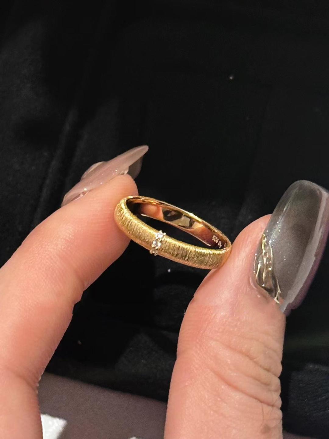 

Французская Легкая Роскошь Ретро Кольцо Процесс Волочения Проволоки Итальянский Средневековый И Античный Стиль Широкая И Узкая Версия Парное Кольцо Открытое Регулируемое opening adjustable