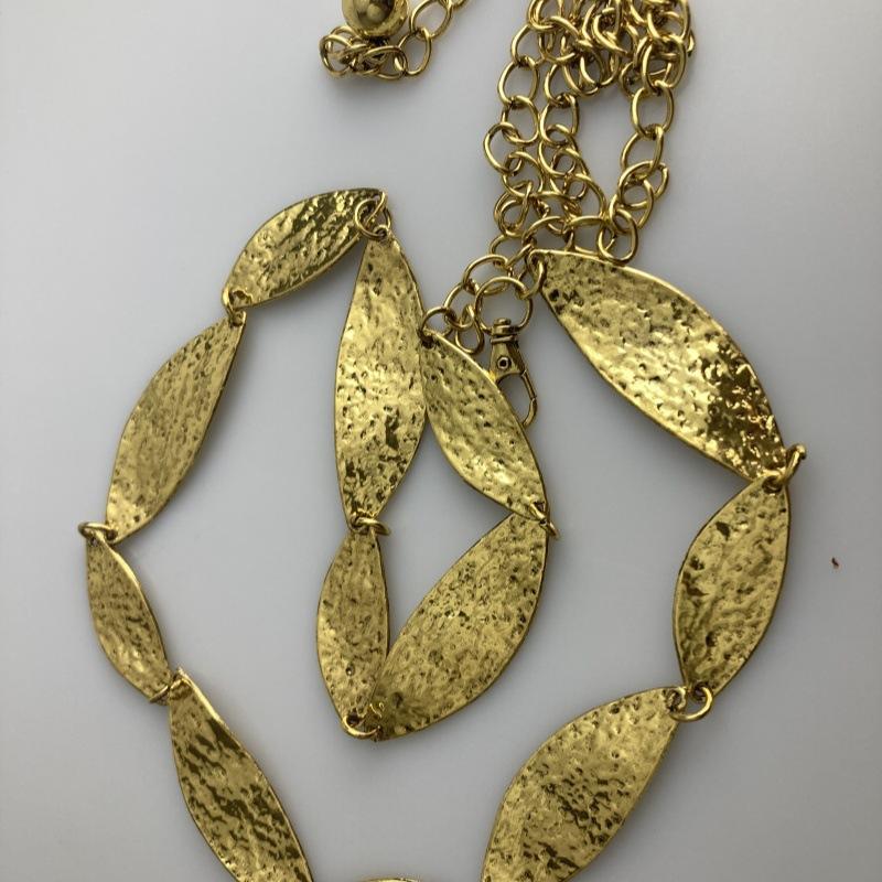 A Women's Metal Waist Chain with Large and Small Long Leaf Patchwork Waist Decoration, A Retro and Versatile Dress for Casual Decoration