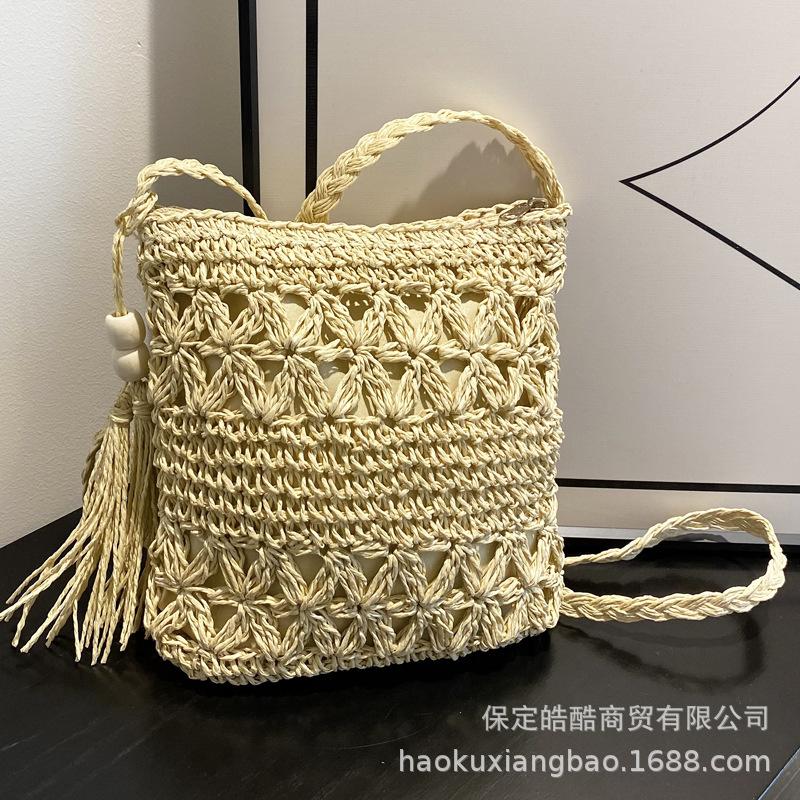 Super Fire Small Bag Women's Spring and Summer 2025 New Versatile Messenger Bag Woven Straw Bag High-end Seaside Beach Bag