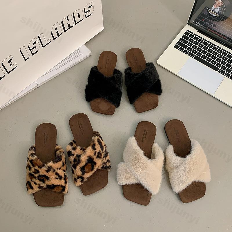 Fashion Women Slippers Plush Warm Female Flat Bottom Non-slip Comfortable Winter Autumn House Slippers Leopard Outdoor Slippers