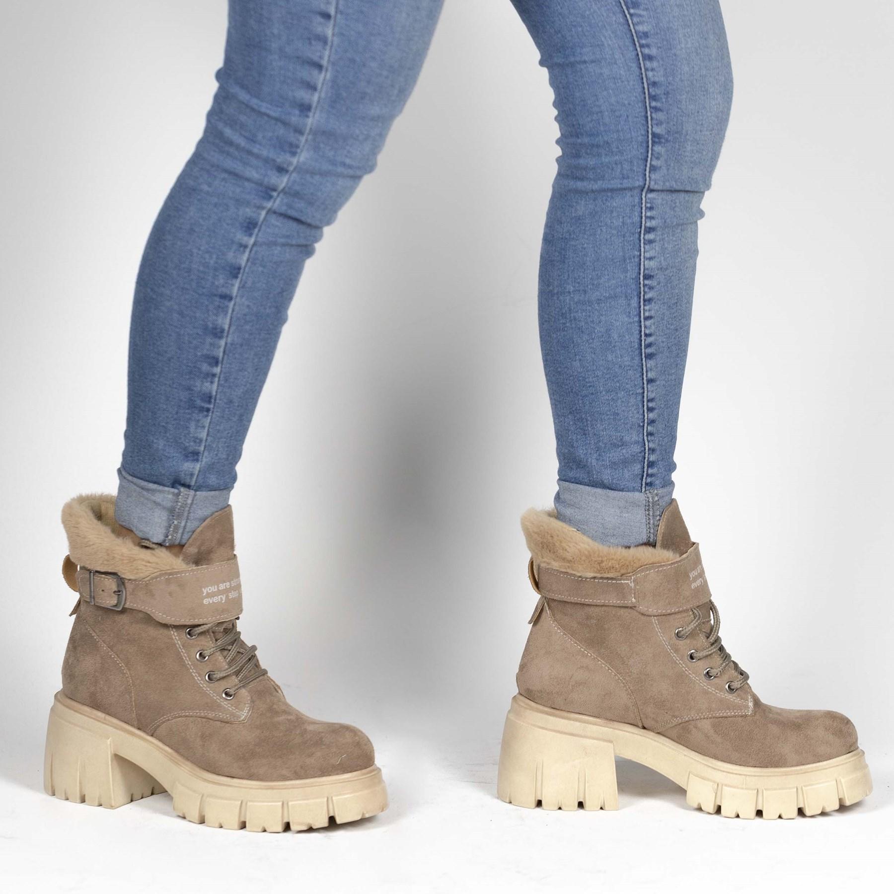 

Женские замшевые повседневные ботинки на толстой подошве на каблуке 40 выдра коричневый