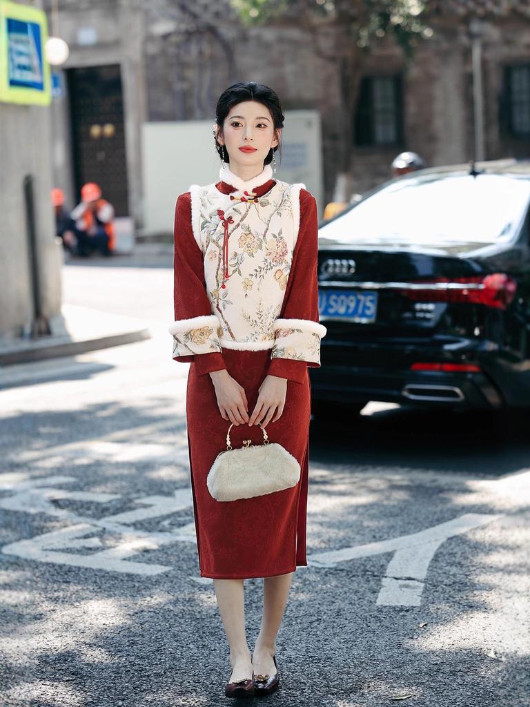 Two-Piece Retro Red Long Sleeve Qipao Vest Set - Slimming Autumn & Winter Women's Fashion