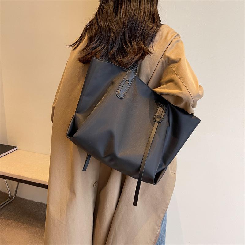 

Женская нейлоновая сумка-тоут большой вместимости 2024 года - Высококлассная и простая для студенток One Size