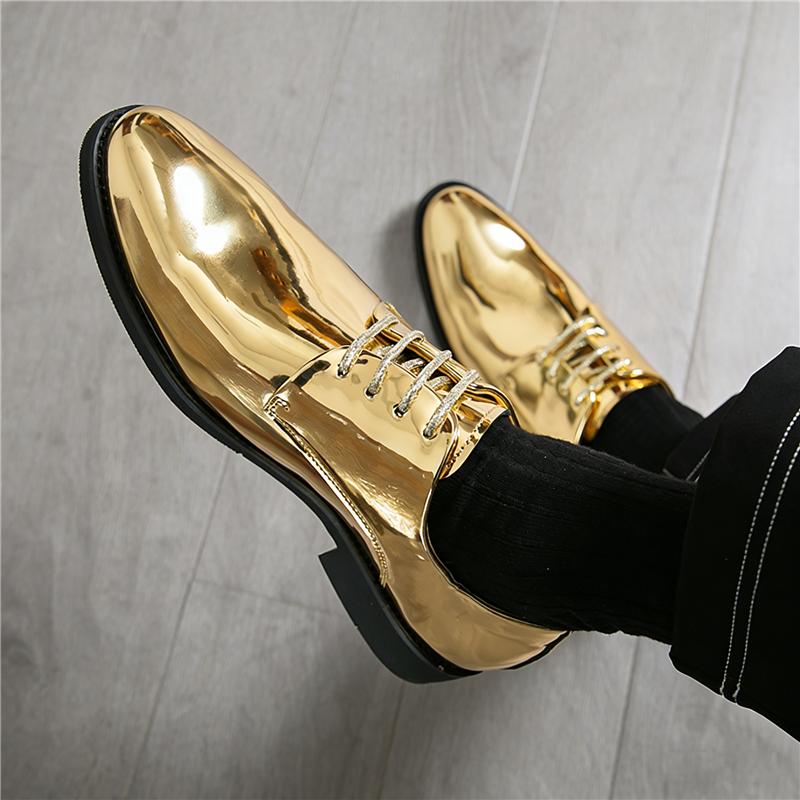 Britain Designer Men's Pointed Mirror Pu Leather Gold Silver Casual Dress Homecoming Derby Shoes Male Formal Wedding Footwear