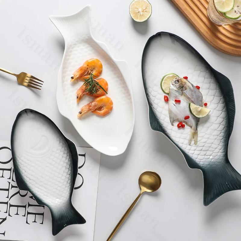 Kreativer Keramikteller in Fischform, einfaches Restaurantgeschirr, gedämpftes Fischgericht, gegrillte Fisch- und Meeresfrüchtegerichte, Speiseteller