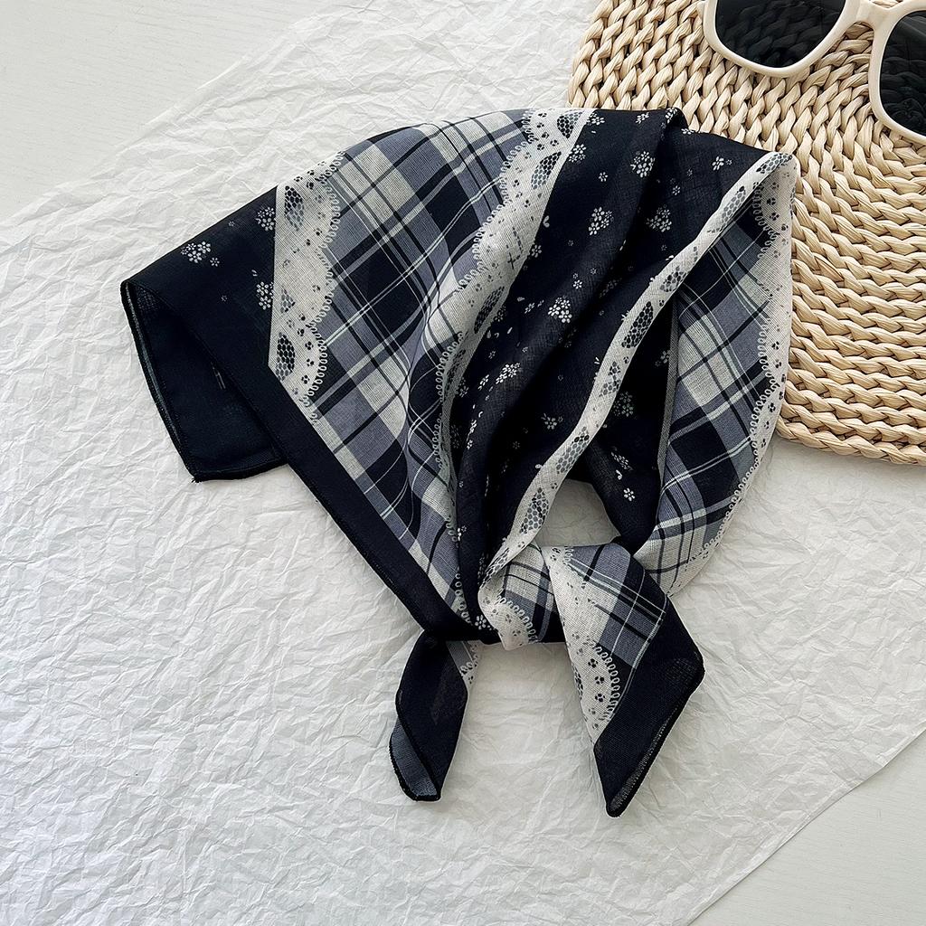 1116 Korean version of the new cotton and linen small square scarf women travel pastoral style photo small headscarf seaside versatile sunscreen scarf