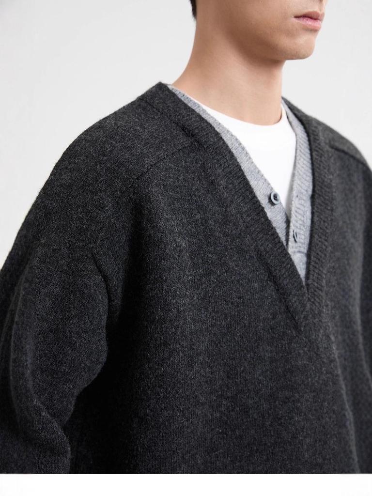 Men's Retro V-Neck Knit Sweater – Two-Piece Look, Casual Loose Fit, Long Sleeve Pullover for Autumn/Winter.