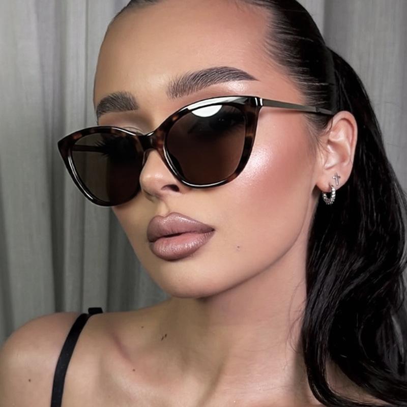 Woman's Retro Modern Cat-Eye Sunglasses Men 2026 Y2K Sweet and Cool Spice Girl Luxury Outdoor Activities UV Resistant Glasses