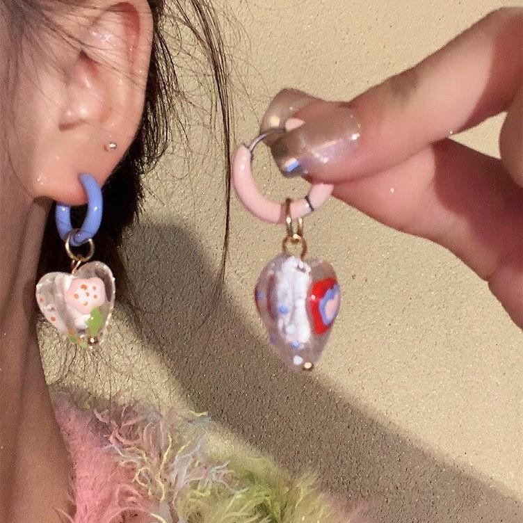 Fresh and Delicate, Delicate Glass Heart-shaped Earrings, Exuding Sweetness and Personality, Unique Design, Niche Earrings for Women.