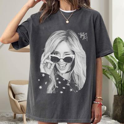 Hilary Duff Lucky Me Tour 2026 Inspired T-Shirt – Vintage Hilary Duff Graphic Tee, Pop Concert Fan Shirt, Comfort Colors 1717 Retro Tee