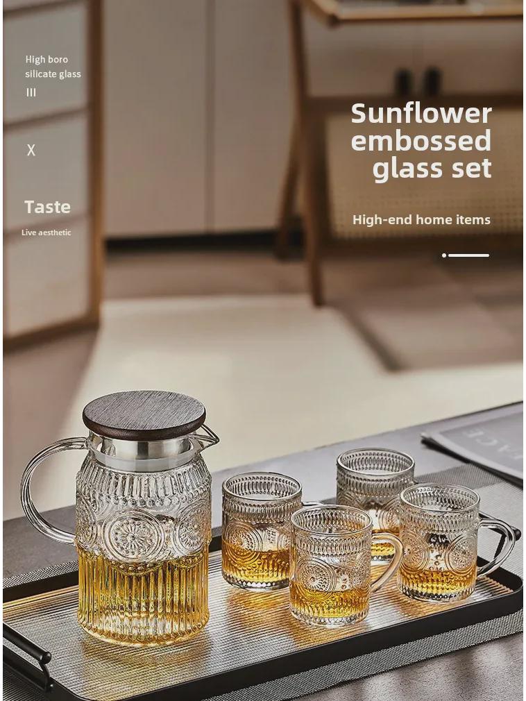 Stylish Heat-Resistant Glass Kettle with Handle - Large Capacity Flower Teapot for Cool Drinks