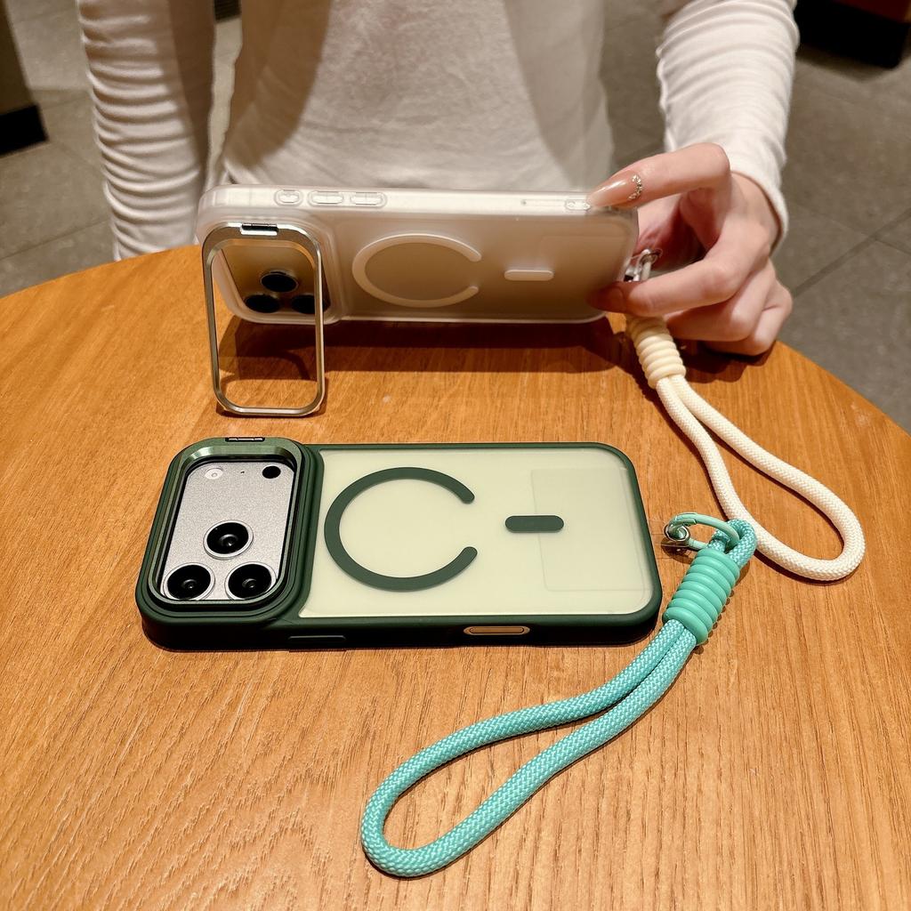 Skin-sensitive Lens Holder, Suitable for iPhone17PRO Magnetic Mobile Phone Case with Lanyard, Anti-drop Apple 16/15 Hard Case.