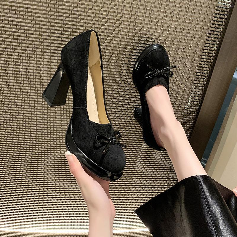 French Temperament Thick Heel High Heels Women's Spring and Autumn 2025 New Retro Bow Not Tired Feet Round Head Light Mouth Single Shoes