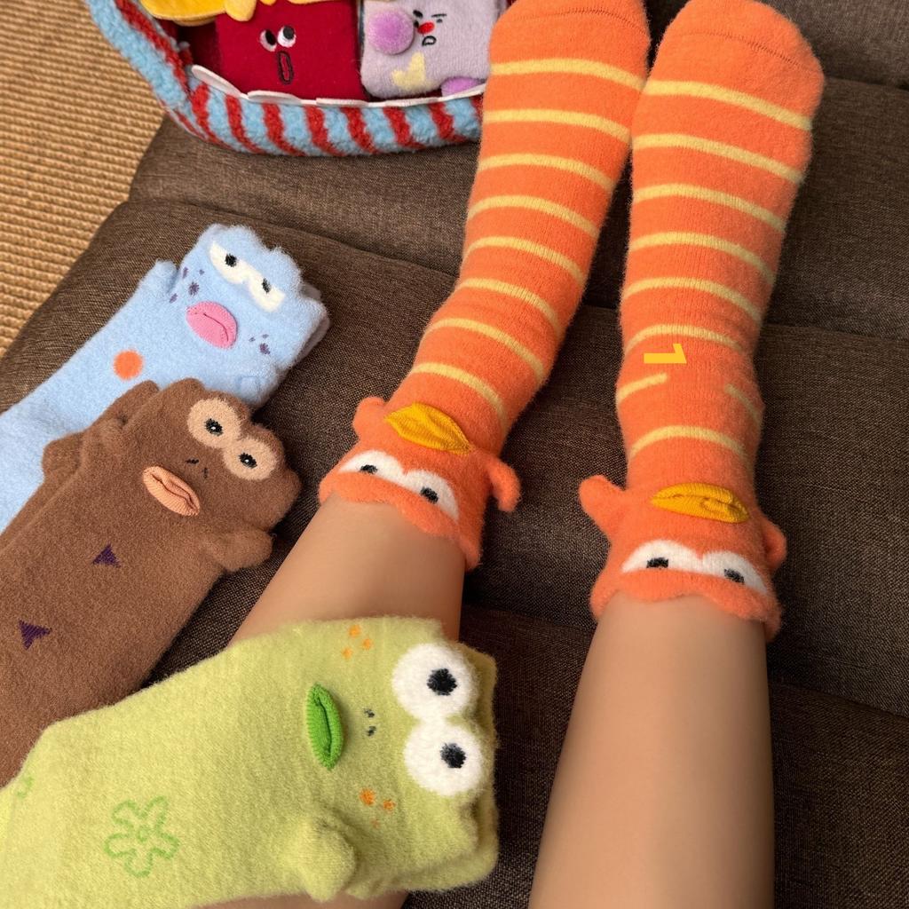 Cartoon Plush Mid Calf Socks Big Eye Couple Funny Keep Warm Clownfish Color Block Soft Autumn And Winter Women Casual Home Socks