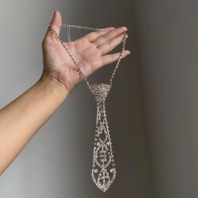 Women Tie Rhinestone Inlaid Adjustable Necklace Tie Creative Hollow Design Easy Wear Fashionable Tie for Party Date Nightclub Performance Accessory