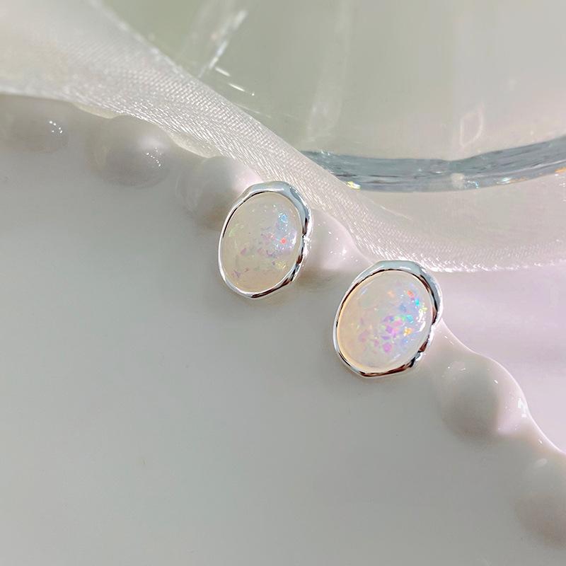 Exquisite Oval Opal Earrings for Women with Personality, Fashionable and High-end Design Earrings