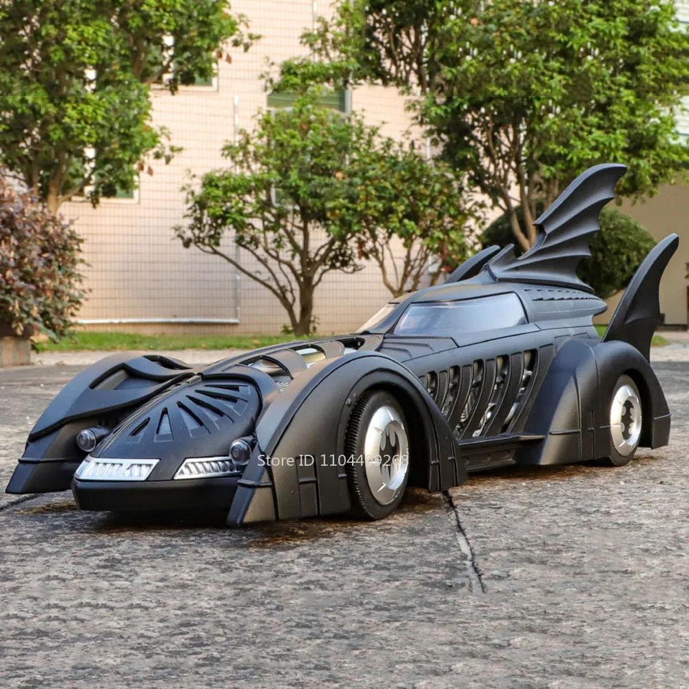 Large 1:18 Batmobile 1995 Car Model Toy Alloy Diecast Sound Light Spray Shock Absorption Vehicle Models Collectible Item