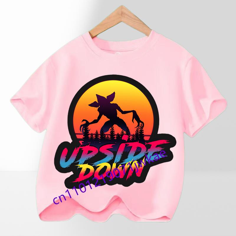 T-shirt Grafica per Festa, Outfit Streetwear Cool per Fan, Top per Ragazzi e Ragazze, Maglietta per Bambini a Tema Film Hot Stranger, alla Moda