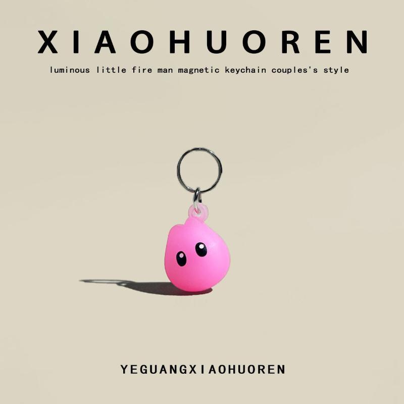 2/4Pcs Keychains Hanger Magnetic Key Holder Couple Cute Bag Pendant Hanging Accessories Key Ring Rack Gift Home Decor