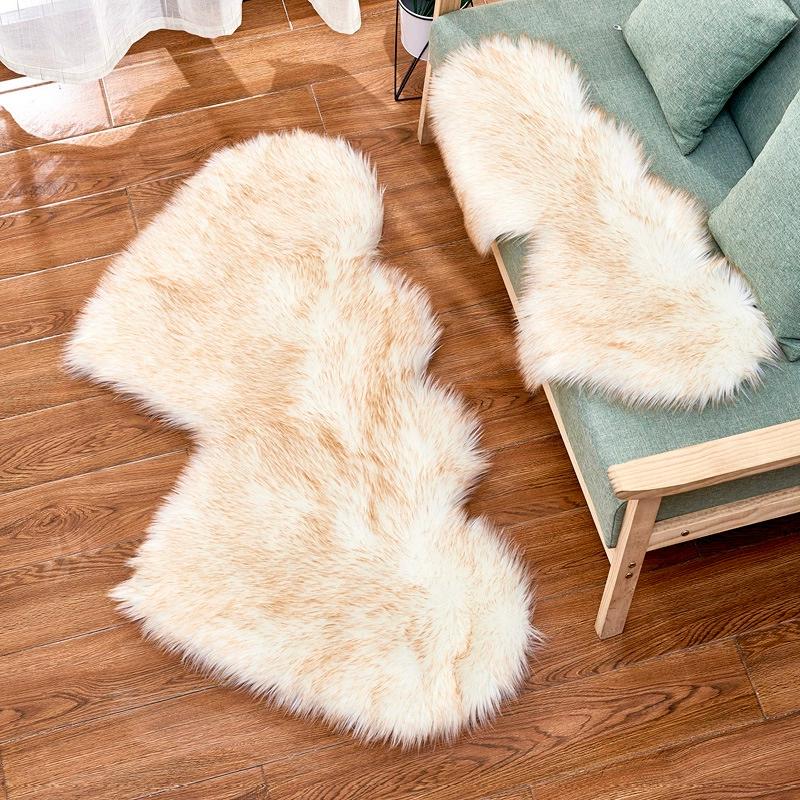 2025 New Creative Heart-shaped Plush Carpet Fashionable European Style Floor Mat Home Sofa Decoration Rugs