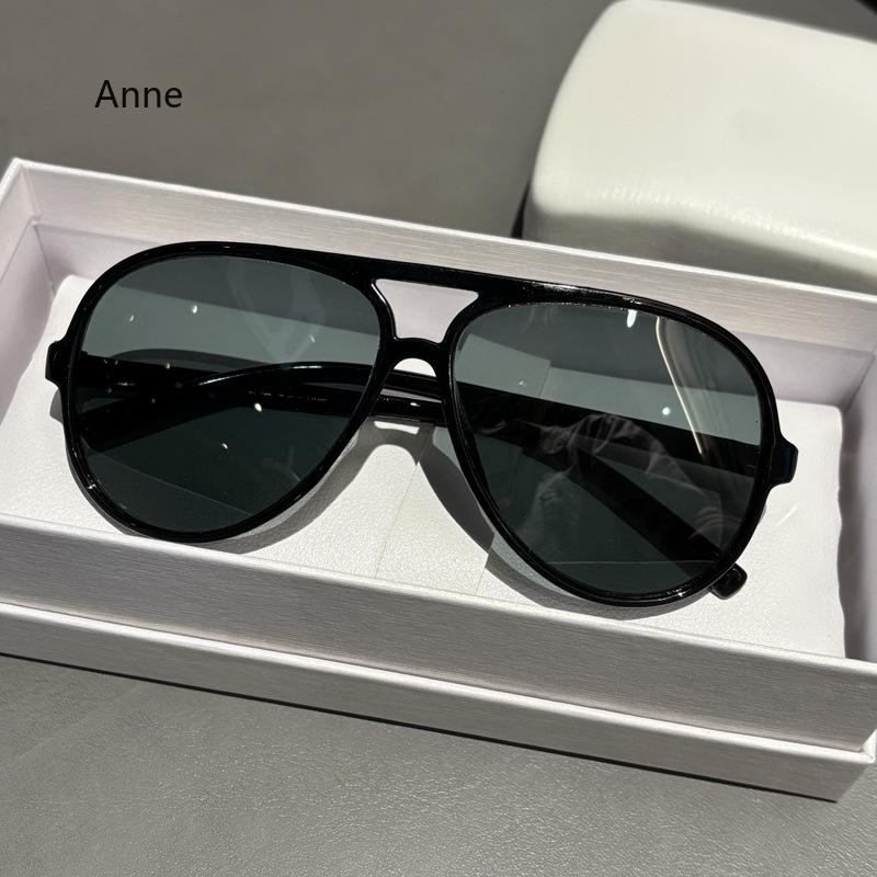 Fashion Oversized Double Bridges Pilot Men Sunglasses Vintage Rivets Women Red Blue Trending Punk Sun Glasses Shades UV400