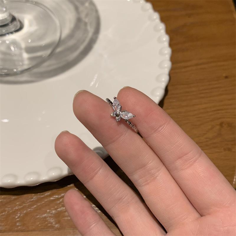 Vintage Niche Design High-end Open Ring for Women, Trendy Minimalist Style, Elegant and Simple Tail Ring