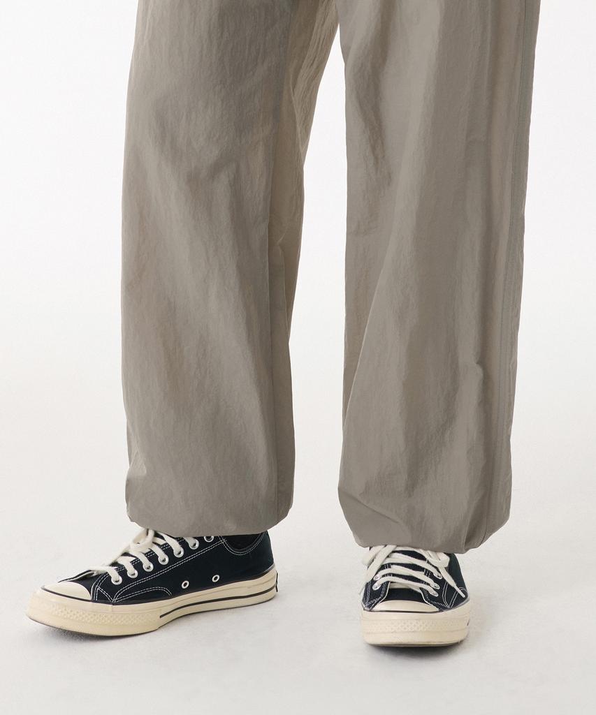 MUSINSA STANDARD Nylon Wide String Pants [Dusty Beige]