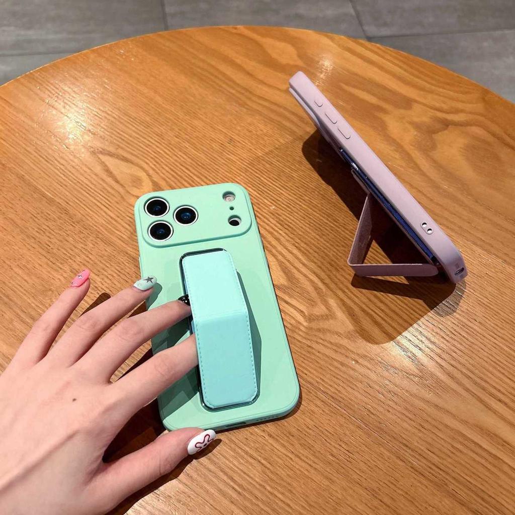 Magnetic Vertical And Horizontal Stand Protective Case for iPhone 17 Air 17 Pro Max Liquid SiliconeHard Wristband Phone Cover