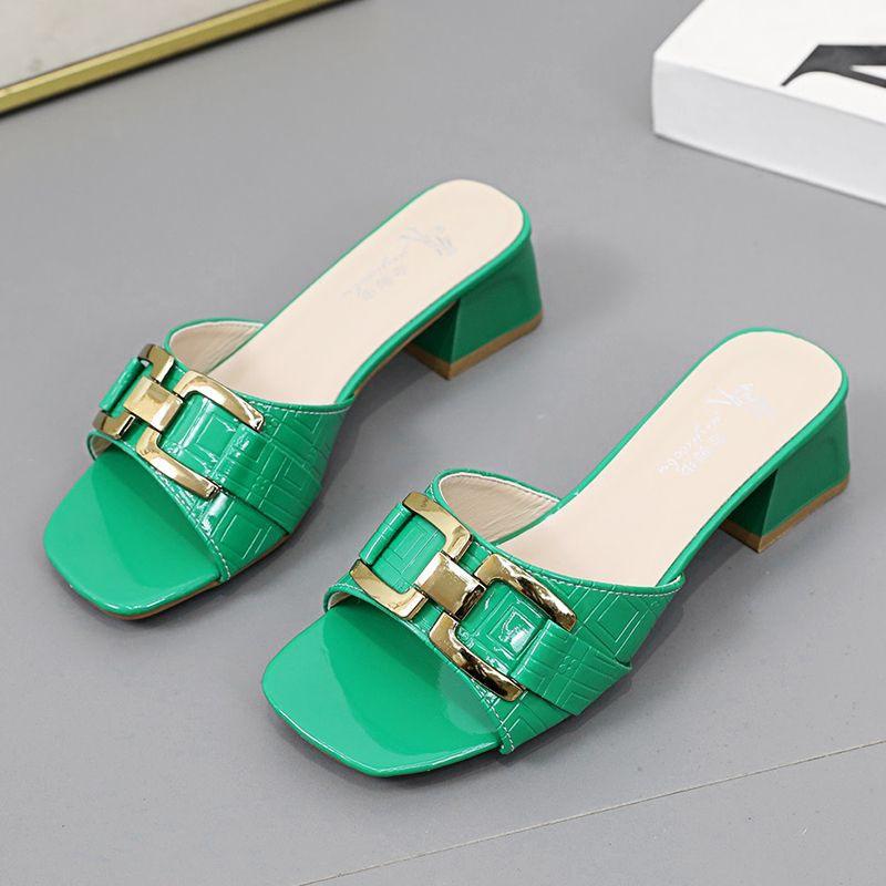 High heel cool slippers outer wear student thick heel 2025 summer new low heel square head Internet celebrity girl fashion word