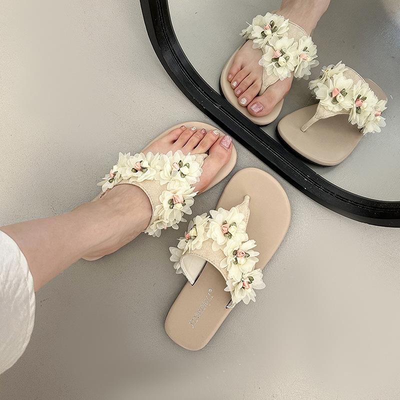 Fashion Women's Sandals Summer 2025 Outwear Fashion Flip Flops Floral Slippers Soft Sole Women Beach Slippers Size35 40 Pantuflas Mujer