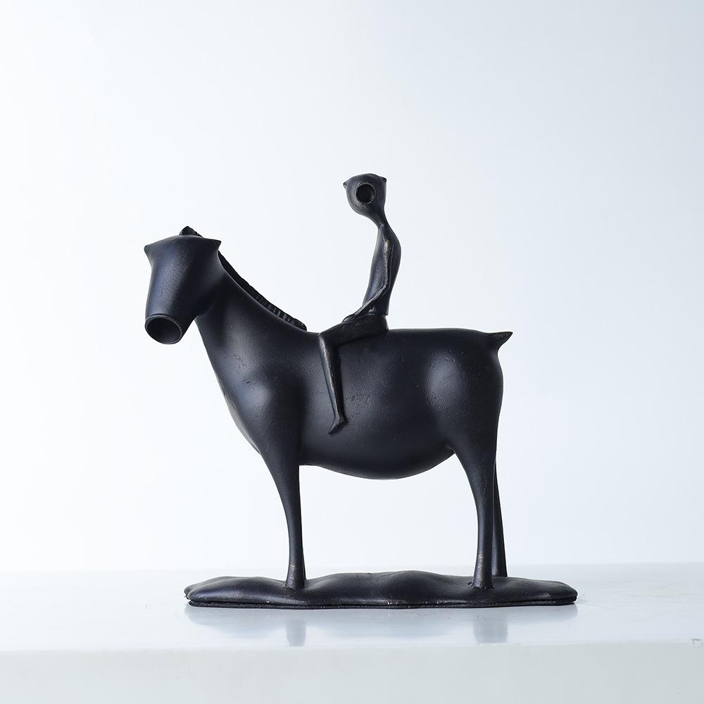 Håndverksartikler i harpiks Gyllen Rytter Abstrakt Figur Skulptur Riddarstatuer Dekorative Figuriner Tilbehør til Hjemmedekorasjon