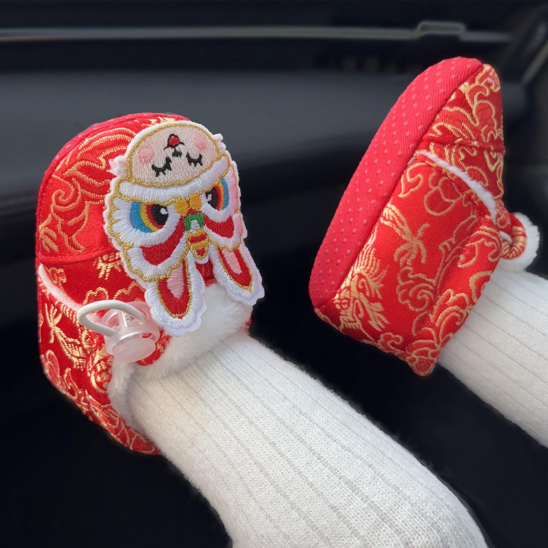 

Winter Baby Tiger Head First Birthday Velvet Warm Shoes - Red Festive Chinese Style, Soft Sole for Children s Autumn/Winter. M (Insole 11.5cm, 5-10 months)