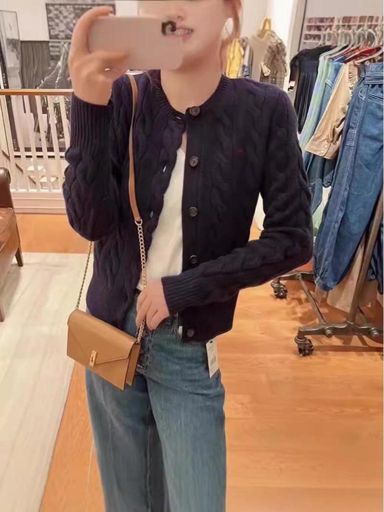 Cardigan lavorato a maglia grossa in lana con cavi e ricamo di pony vintage, maglione invernale da donna con scollo rotondo.