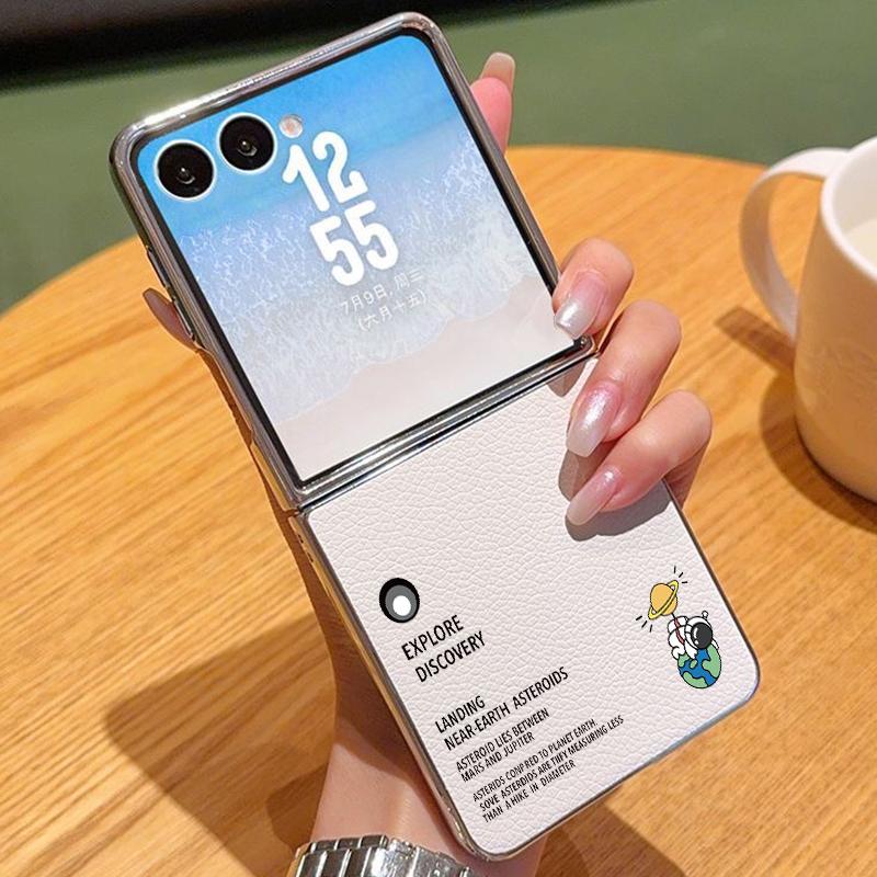 

Cartoon Astronaut Pattern Case For Samsung Z Fold 7 6 5 Luxury Hybrid 3in1 Leather Skin Plating Folding Phone Cover For Samsung Z Fold7 Fold6 Fold5 Samsung Z Flip7 FE/Flip6