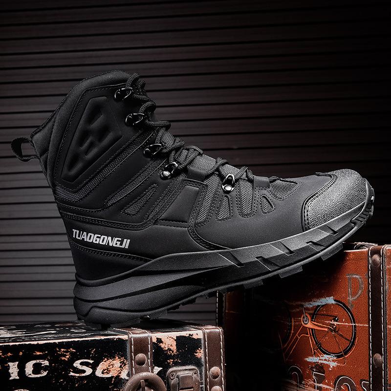 New outdoor large size fashion field boots lightweight comfortable wear-resistant wear-resistant mountaineering combat shoes