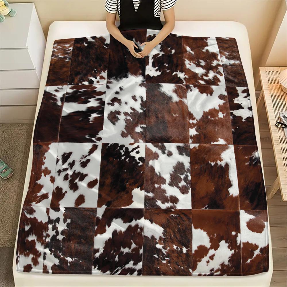 1Pc Rustic Cowhide Style Print Flannel Blanket, High Quality Comfortable for All Seasons, Home Decor, Warmth and Comfort, Perfect for Gifts